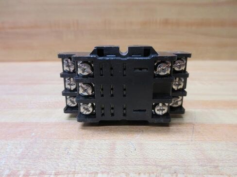 Idec SH3B-05 Relay Socket SH3B05 (Pack of 7) in Kuwait
