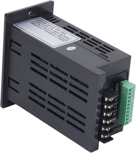 محول تردد رقمي 30 وات مرحلة واحدة 176 264 فولت إلى ثلاث مراحل 0 عاكس محرك صغير مع شاشة LED للآلات الصناعية معدات CNC مثبطات اللهب PC in Kuwait