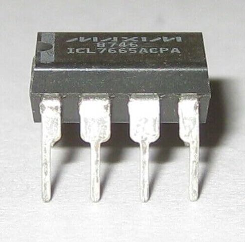#US ICL7665 مقارنة الجهد الزائد/الأقل للكاشف - 8 Pin DIP 3uA CMOS in Kuwait