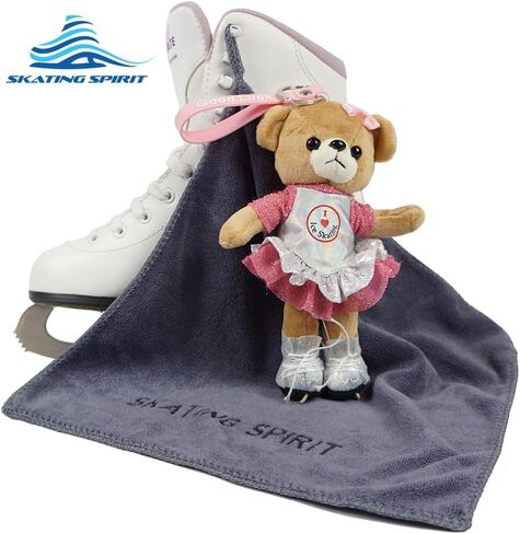 مجموعة هدايا على شكل منشفة تزلج من الألياف الدقيقة من Skating Spirit ومجموعة هدايا على شكل دمية دب متزلجة in Kuwait
