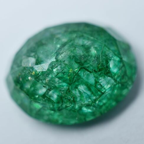 Natural CERTIFIED Green Emerald 8.15 Ct Oval Cut Loose Gemstone Ring Size in Kuwait