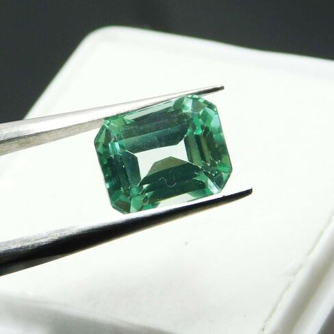 CERTIFIED Montana Sapphire 3 Ct Ring Size Emerald Cut Natural Loose Gemstone in Kuwait