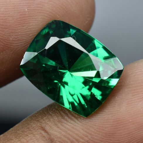 10 Ct NATURAL Garnet CUSHION Shape Green CERTIFIED Gemstone in Kuwait