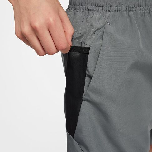 شورت Dri-FIT المنسوج للأطفال الكبار من Nike Multi Tech (رمادي دخاني/أسود) in Kuwait