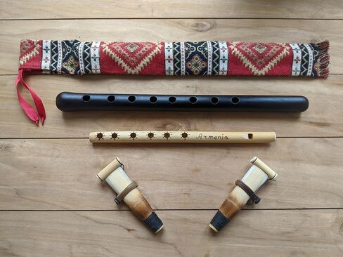 الأرمنية دودوك برو - آلة النفخ المصنوعة يدويًا من خشب المشمش مع قصبتين احترافيتين، حقيبة نمط السجاد التقليدي، دليل اللعب، مزمار النفخ الخشبي من الخيزران، هدية لمحبي الدودوك in Kuwait