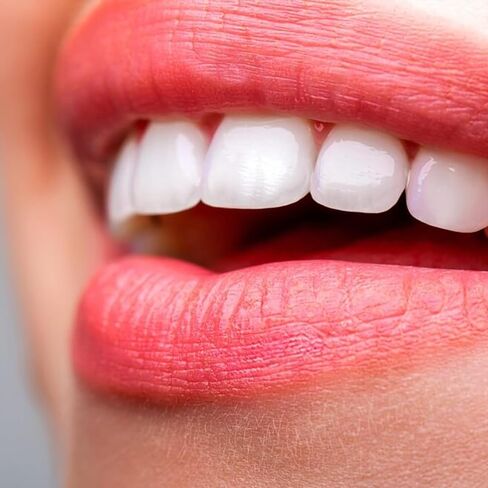 Tooth Gloss by LaserGlow, Cosmetic Teeth Top Coat for Instant Shine, Wet-Look Smile Enhancer, Non-Abrasive Tooth Polish for Photo-Ready Teeth, Travel Size 0.13 fl oz in Kuwait