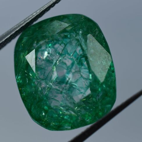 9.50 Ct CERTIFIED Natural Emerald Green Loose Gemstone Earing Size Cushion Cut in Kuwait