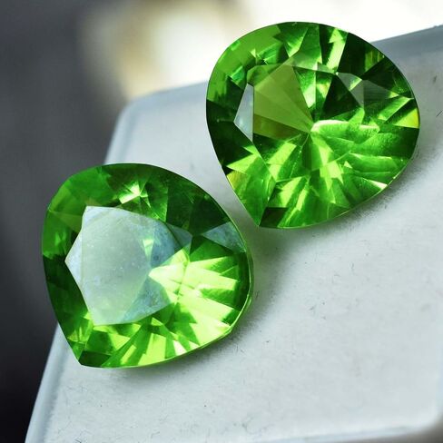 PERIDOT 16.80 Ct Natural Extremely Green CERTIFIED Pear Cut Loose Gemstone PAIR in Kuwait