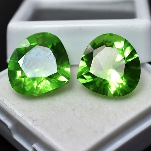 PERIDOT 16.80 Ct Natural Extremely Green CERTIFIED Pear Cut Loose Gemstone PAIR in Kuwait