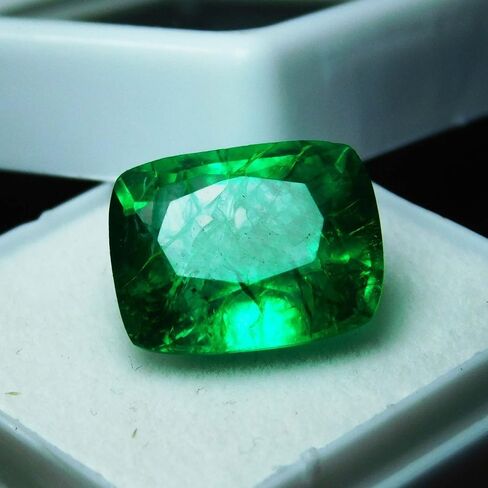 Attractive Natural Green EMERALD Cushion Shape 6 Ct CERTIFIED Loose Gemstone in Kuwait