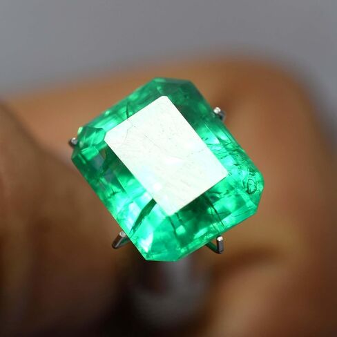 الزمرد الطبيعي الأكثر طلبًا من Muzo EMERALD Green 8.00 قيراط من الأحجار الكريمة المعتمدة من الزمرد in Kuwait