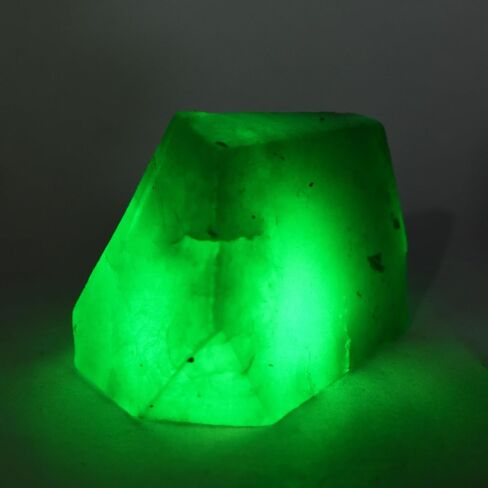 CERTIFIED Uncut Rough 343.25 Ct Earth Mined Green Emerald Loose Natural Gemstone in Kuwait