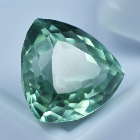 Natural Ceylon Bluish Green Sapphire 10.05 Ct Trillion Cut CERTIFIED Gemstone in Kuwait