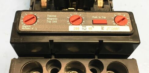 قاطع دائرة كاتلر هامر HJD3250F 250A مع 200 أمبير رحلة Westinghouse HJD3200 in Kuwait