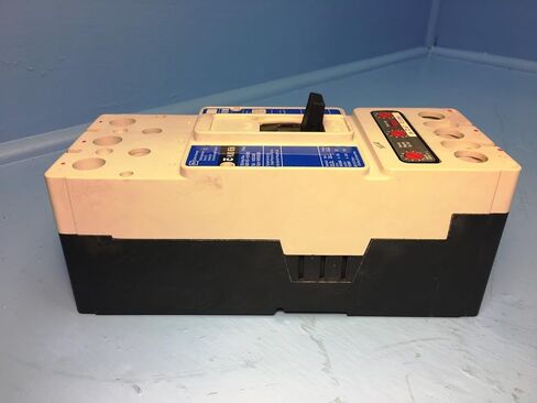 قاطع دائرة كاتلر هامر HJD3250F 250A مع 200 أمبير رحلة Westinghouse HJD3200 in Kuwait