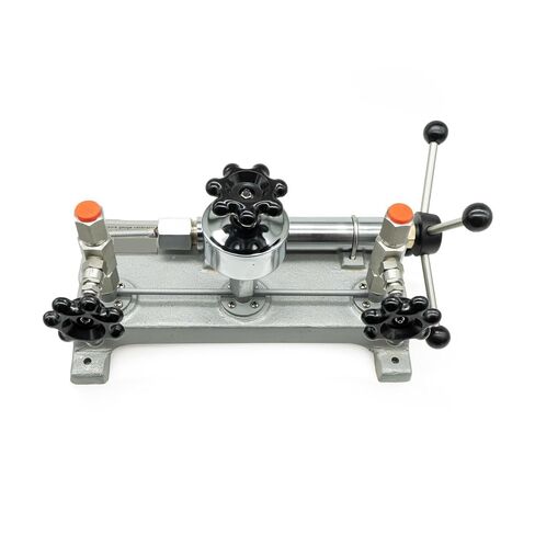 Pressure Calibration Table Manual Hydraulic Pressure Gauge Sensor Transmitter Pump Oil Medium YW-60 0-60MPa Manual Hydraulic Calibrator Manual in Kuwait