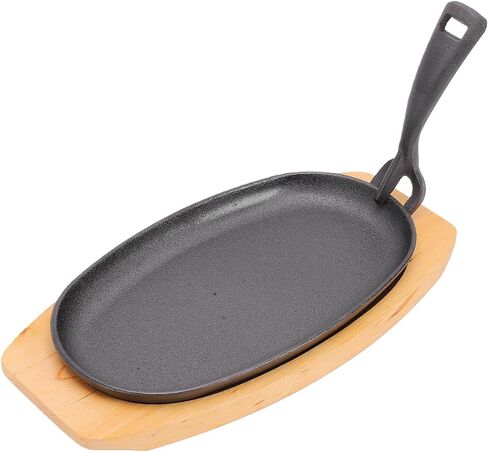Small Cast Iron Sizzling Plate with Wooden Tray and Handle - Perfect for Professional Chefs in Kuwait