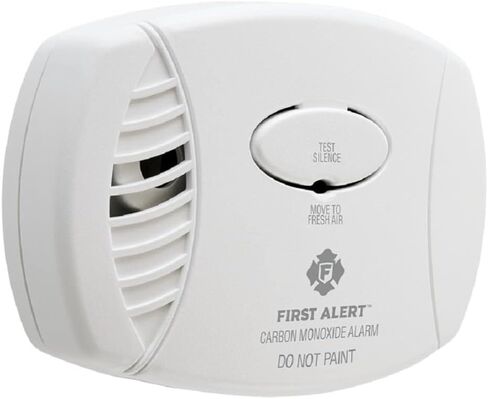 First Alert 1039734 Fat Plug-in Carbon Monoxide Alarm with Battery Backup, 8.50" x 6.75" x 2.25" in Kuwait