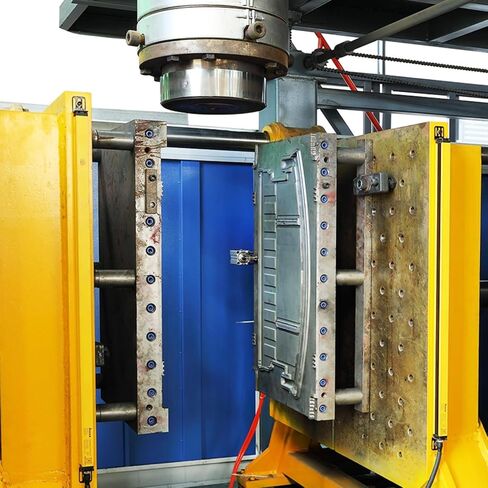Energy-Efficient PET Blow Forming Machine – Automatic Bottle Making Machine for Beverage Packaging Plants in Kuwait