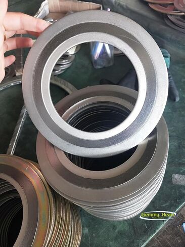 حشية جرح حلزونية من GemmySeal مع حلقة داخلية وخارجية 304SS، مملوءة بالجرافيت، 5 قطع 4 بوصة DN100-300lb in Kuwait