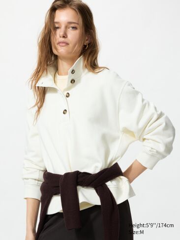 بلوفر Uniqlo بأزرار للأعلى in Kuwait