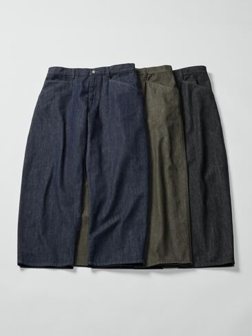 Uniqlo Barrel Jeans in Kuwait
