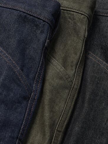 Uniqlo Barrel Jeans in Kuwait
