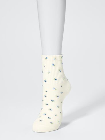 Uniqlo Regular Socks | 3 Pairs | Flower in Kuwait
