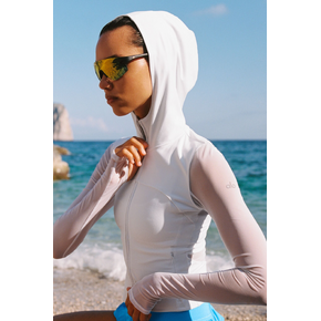 سترة Alo Yoga ALO Softculpt Superset بسحاب كامل - أبيض in Saudi Arabia