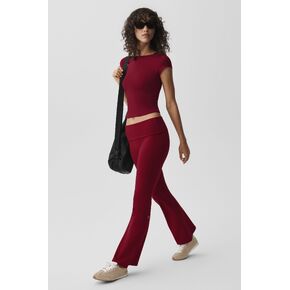 Alo Yoga ALO Softculpt Foldover Flare Legging - صيف رومانسي أحمر in Saudi Arabia