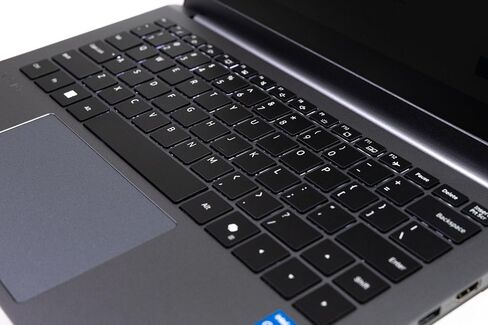كمبيوتر محمول VAIO FS مقاس 14.1 بوصة مصنوع بالكامل من الألومنيوم | Intel® Core™ i5-1235U | ذاكرة وصول عشوائي (RAM) سعة 8 جيجابايت | محرك أقراص SSD سعة 1 تيرابايت | شاشة FHD غير لامعة | صوت مكاني THX® | قارئ بصمات الأصابع وكاميرا Windows Hello IR | Windows in Kuwait