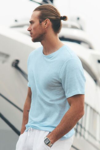 Alo Yoga Linen Jersey Coastal Short Sleeve Tee - Seaside Blue in Kuwait