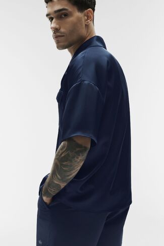 Alo Yoga Satin Horizon Short Sleeve Button Up - Navy in Saudi Arabia