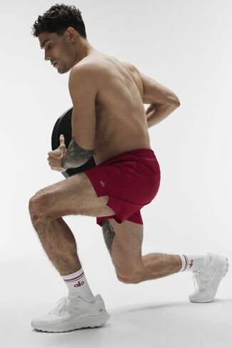 Alo Yoga 5" Adapt Running Short - Garnet in Saudi Arabia