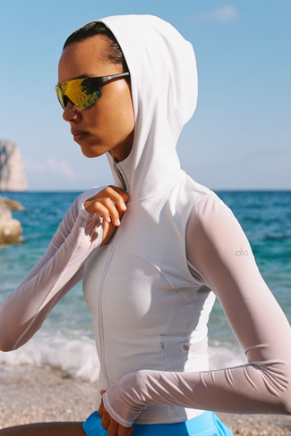 Alo Yoga ALO Softsculpt Superset Full Zip Jacket - White in Saudi Arabia