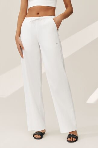 Alo Yoga Linen Blend Riviera Wide Leg Pant - White in Saudi Arabia