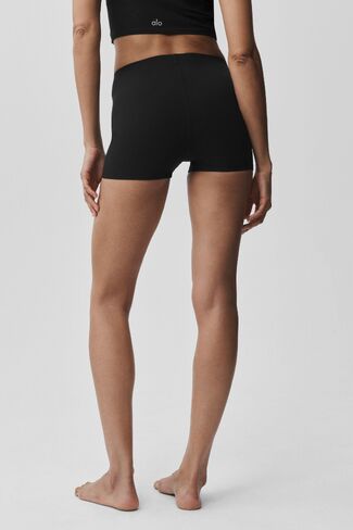 Alo Yoga 2" ALO Softsculpt Mid-Rise Short - Black in Kuwait
