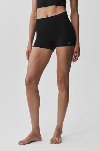 Alo Yoga 2" ALO Softsculpt Mid-Rise Short - Black in Kuwait