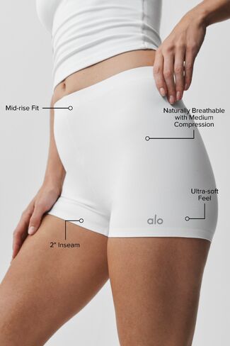 Alo Yoga 2" ALO Softsculpt Mid-Rise Short - White in Kuwait