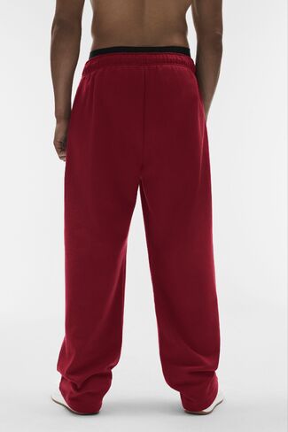 Alo Yoga Accolade Straight Leg Sweatpant - Summer Romance Red in Kuwait