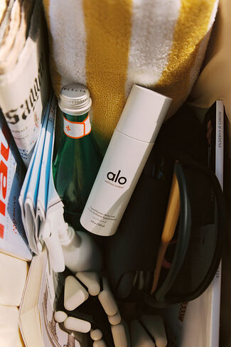 Alo Yoga Hypochlorous Clarity Mist - No Color / 120 Milliliters in Saudi Arabia