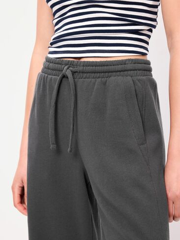 بنطال رياضي SoComfy Barrel متوسط ​​الارتفاع من Old Navy - النمر in Kuwait