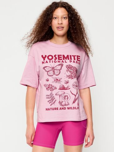 تي شيرت Old Navy Yosemite National Park ذو رقبة دائرية كبيرة الحجم - برغموت in Kuwait