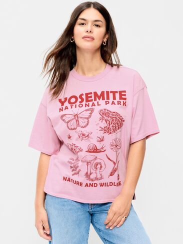 تي شيرت Old Navy Yosemite National Park ذو رقبة دائرية كبيرة الحجم - برغموت in Kuwait