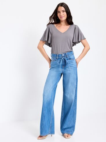 بلوزة Old Navy بأكمام مرفرفة ورقبة على شكل حرف V - Shooting Star in Kuwait
