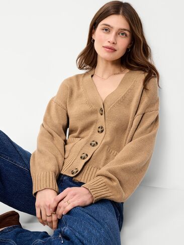 سترة صوفية مريحة بفتحة رقبة على شكل حرف V من Old Navy - بني فاتح in Kuwait