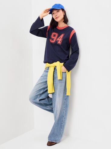 تي شيرت برسومات بأكمام طويلة من Old Navy EveryWear - باللون الأزرق الداكن in Kuwait