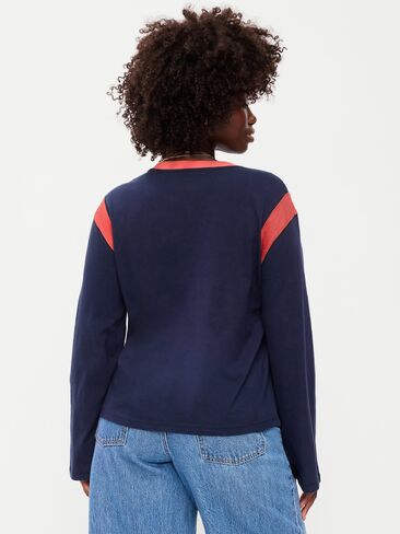تي شيرت برسومات بأكمام طويلة من Old Navy EveryWear - باللون الأزرق الداكن in Kuwait