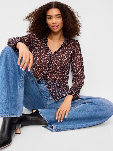 بلوزة Old Navy Airy بأكمام طويلة وأزرار سفلية - زهور وردية in Kuwait