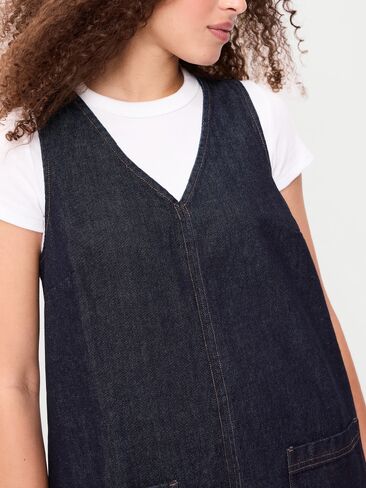 فستان قصير من الجينز بجيب رقعة من Old Navy - لون داكن مغسول in Kuwait